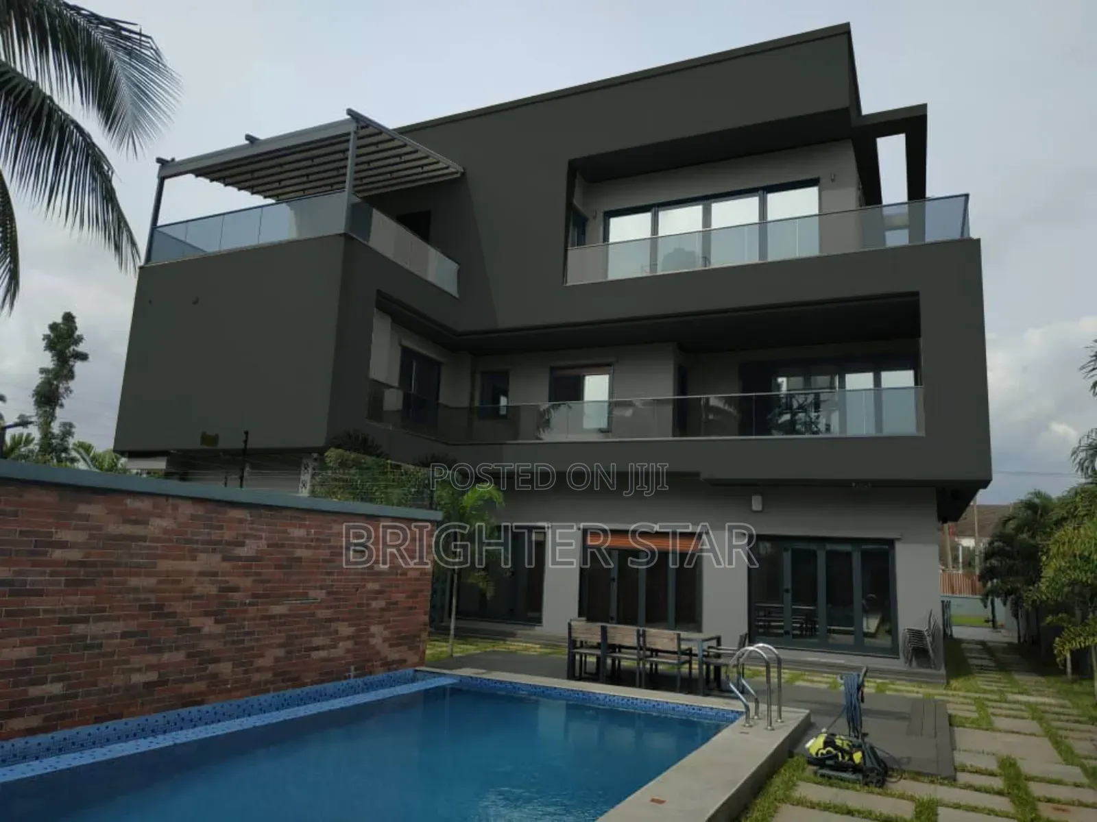 Furnished 7bdrm Villa in Gra for sale