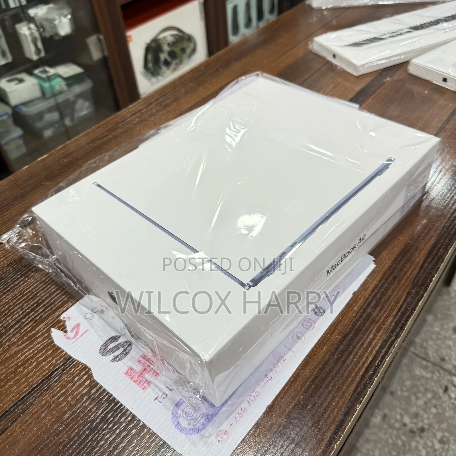 New Laptop Apple MacBook Air 2025 M4 13-inch 16GB Apple M4 SSD 256GB