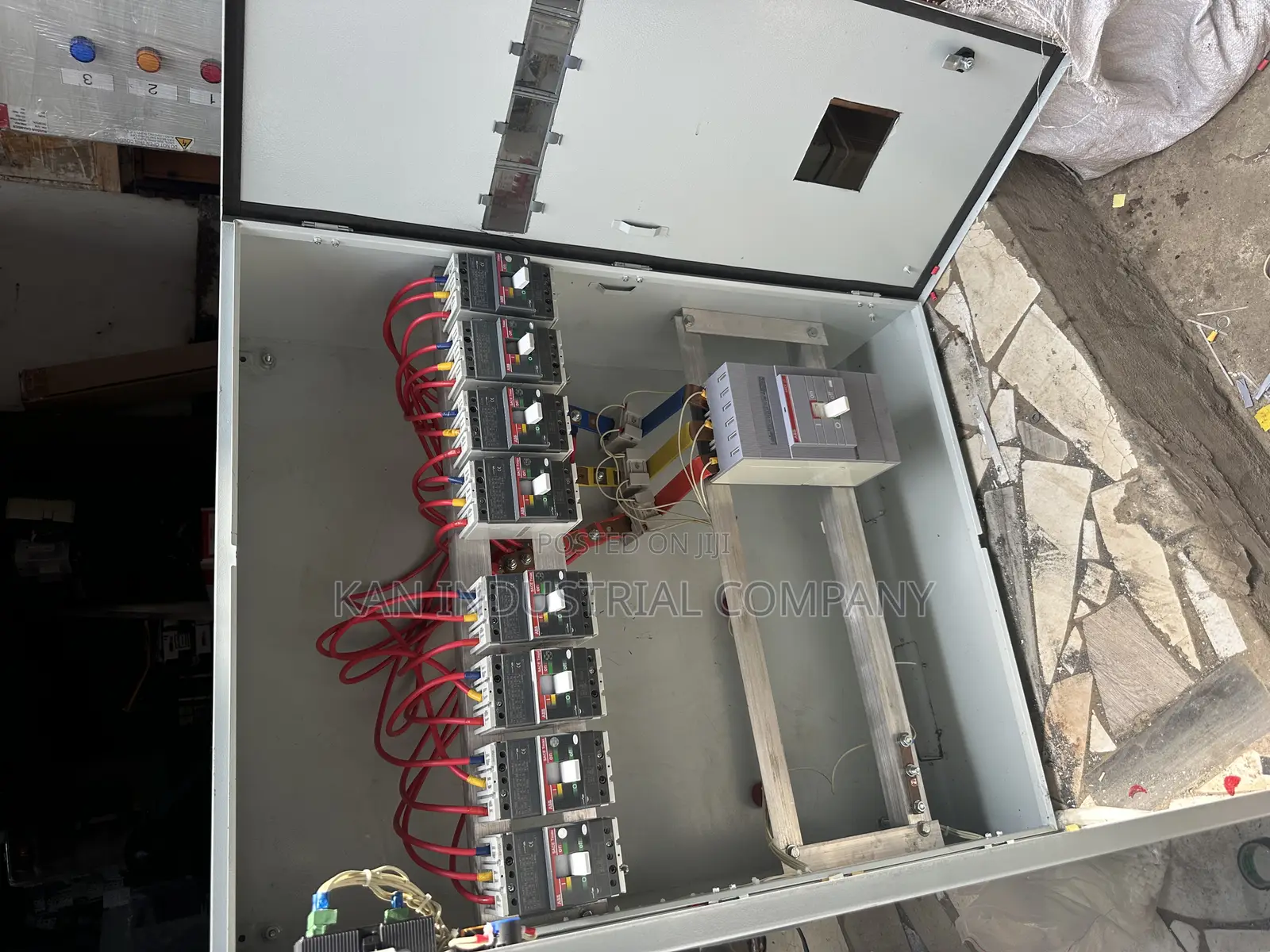 8ways Panel With 400amps Main