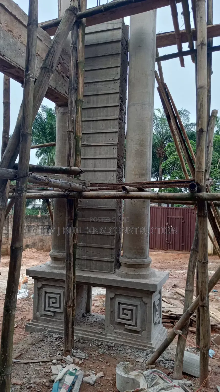 Corinthians Artwork Pillar
