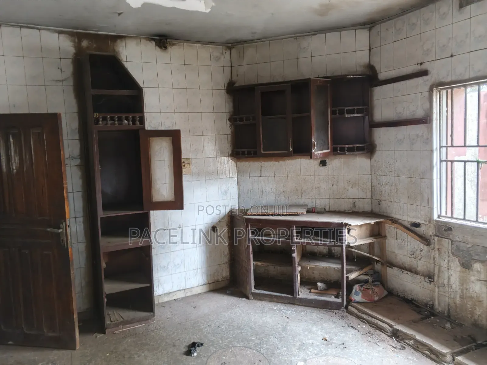 7bdrm Duplex in Ipaja / Ipaja for sale