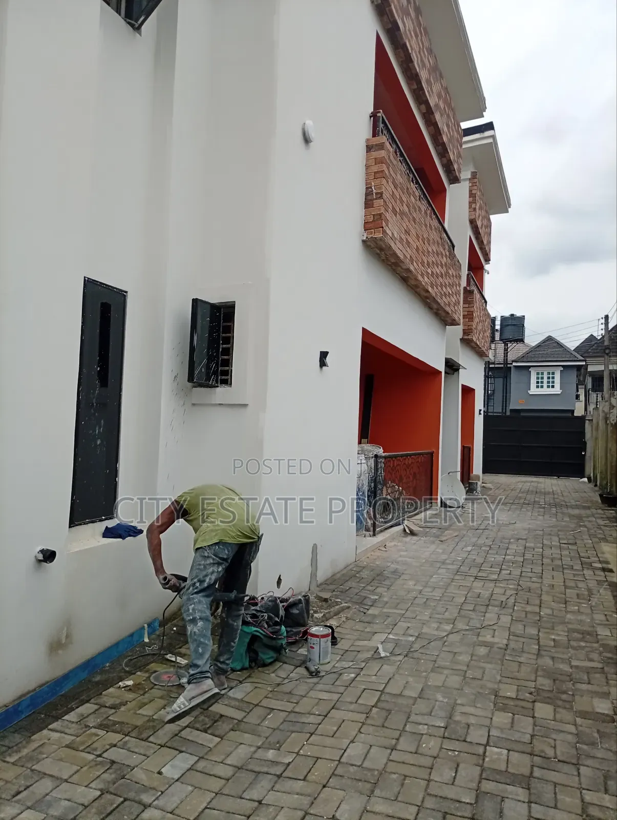 2bdrm Block of Flats in Shell Corp Estate, Port-Harcourt for rent