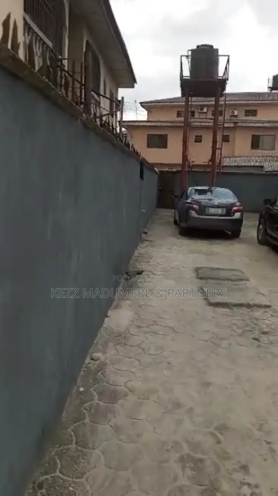 3bdrm Block of Flats in Nvuigwe, Woji, Port for sale