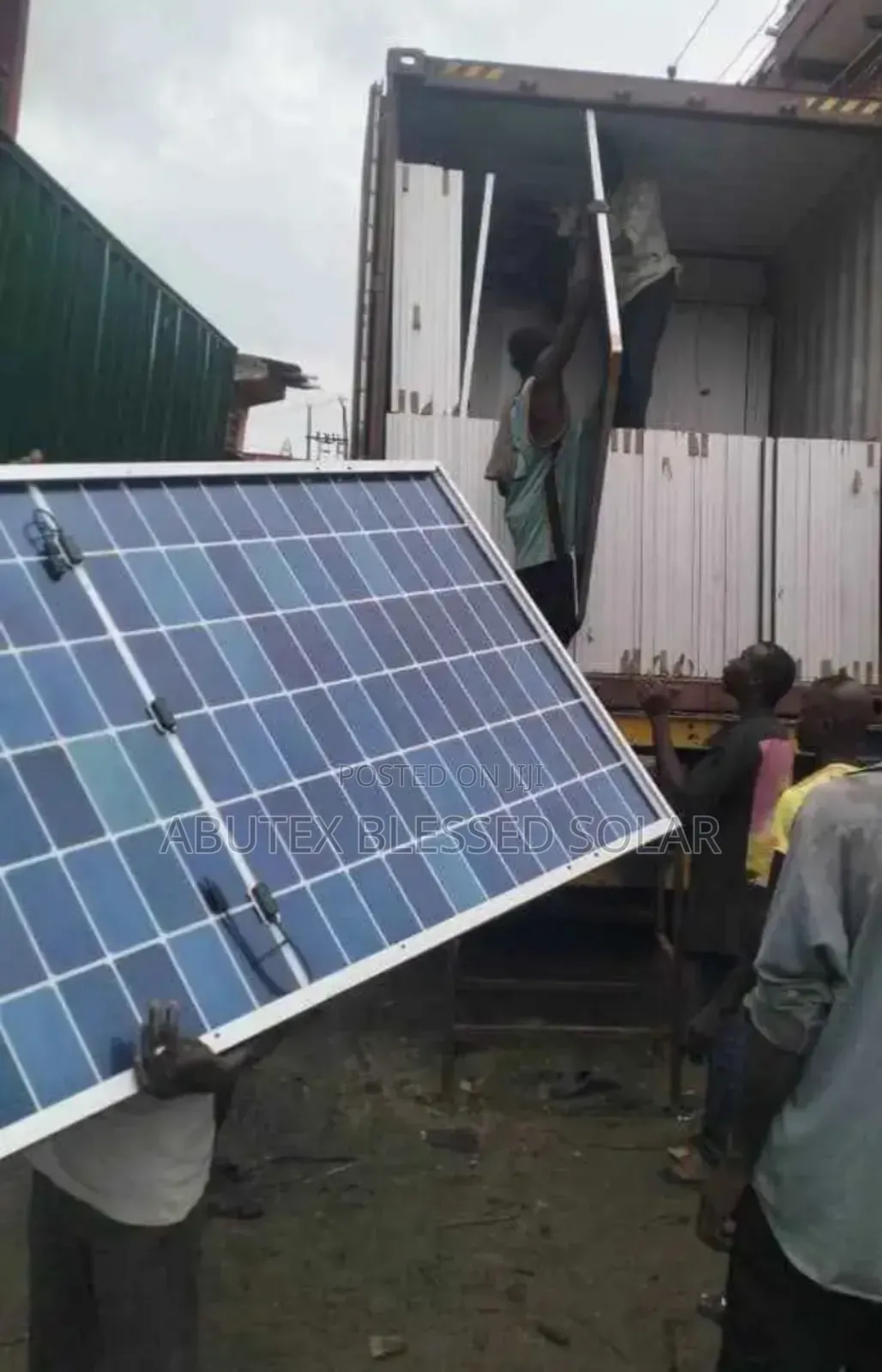 600watt Jinko Solar Panel Mono Half Cut