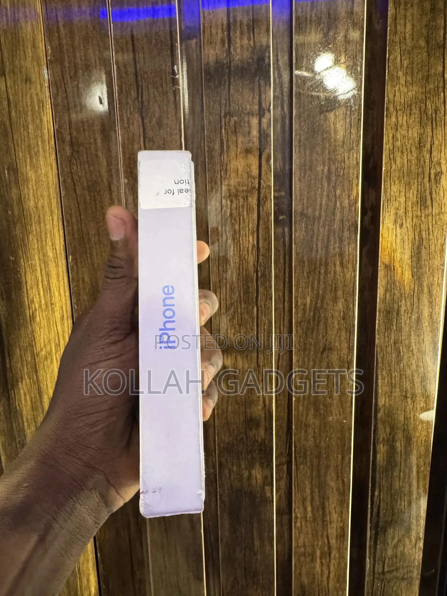 New Apple iPhone 16 256 GB Blue