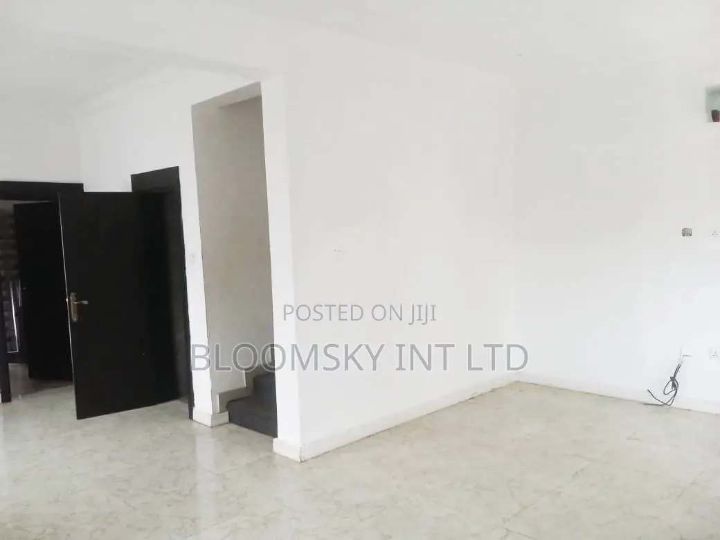 4bdrm Duplex in Ikate for sale