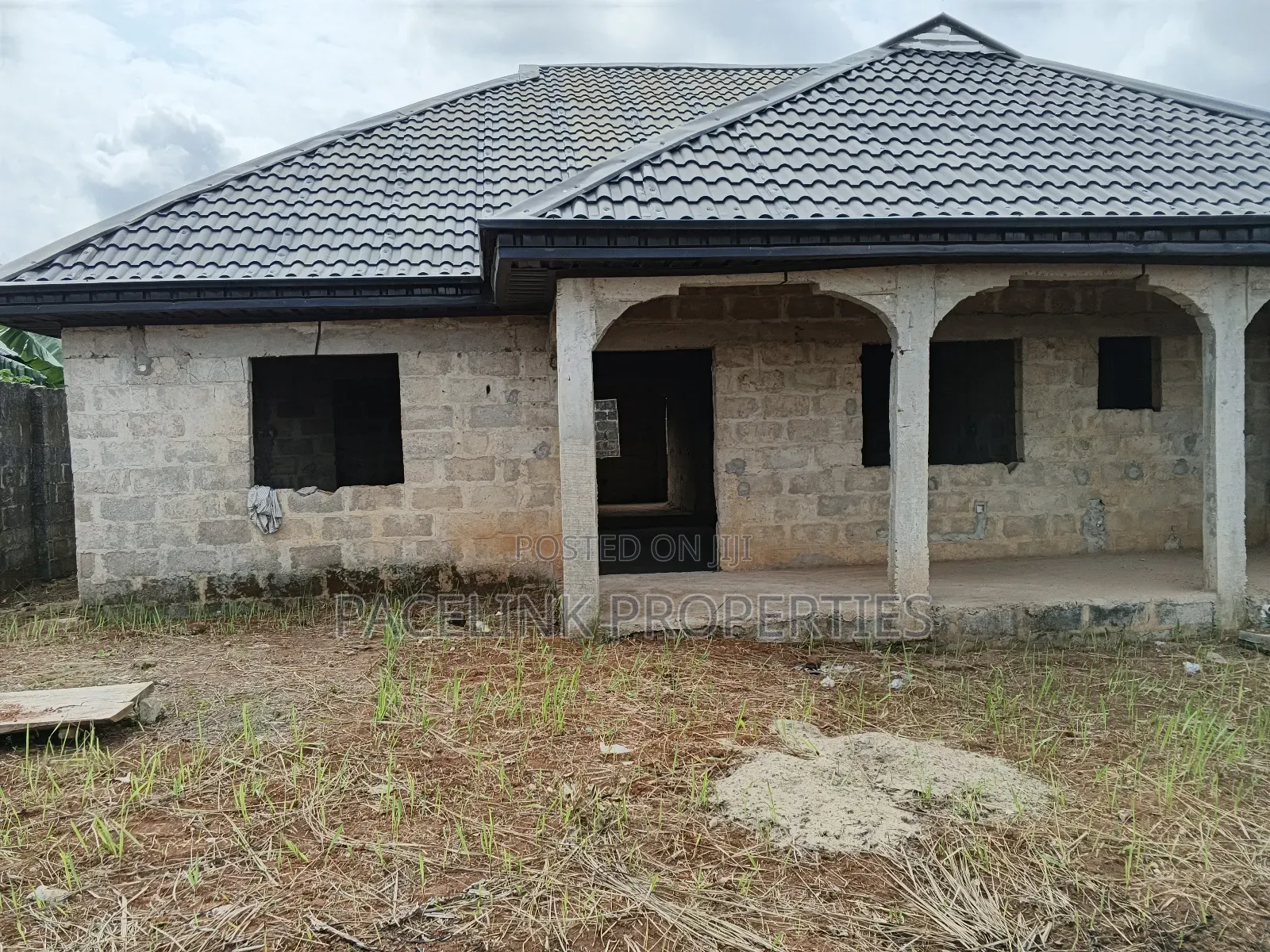 4bdrm Bungalow in Ado-Odo/Ota for sale