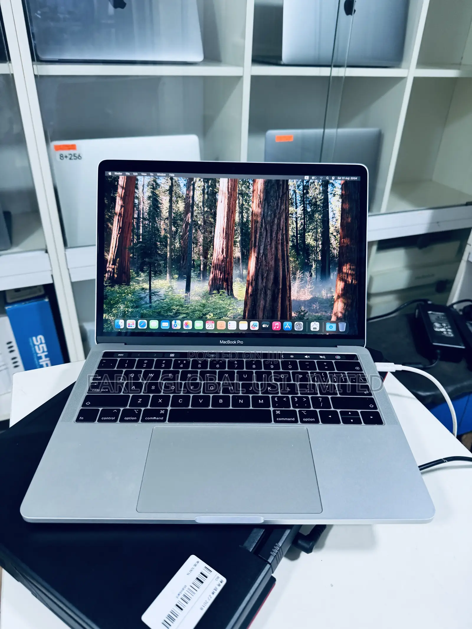 Laptop Apple MacBook 2018 8GB Intel Core i5 SSD 256GB