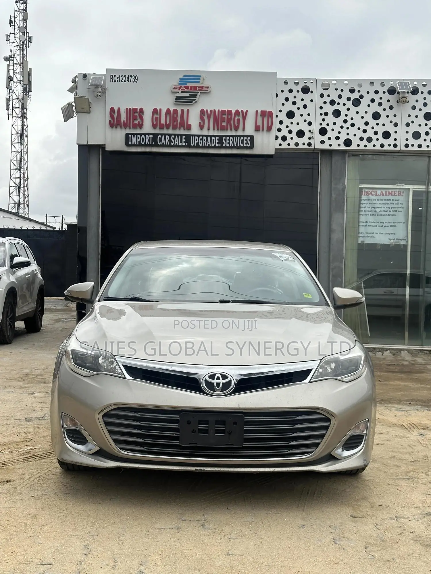 Toyota Avalon XLE Touring Sedan FWD (3.5L 6cyl 6A) 2013 Gold
