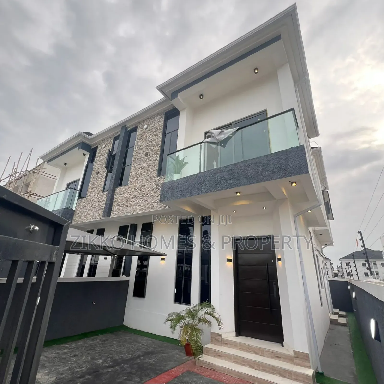 4bdrm Duplex in Ikota, Lekki for sale