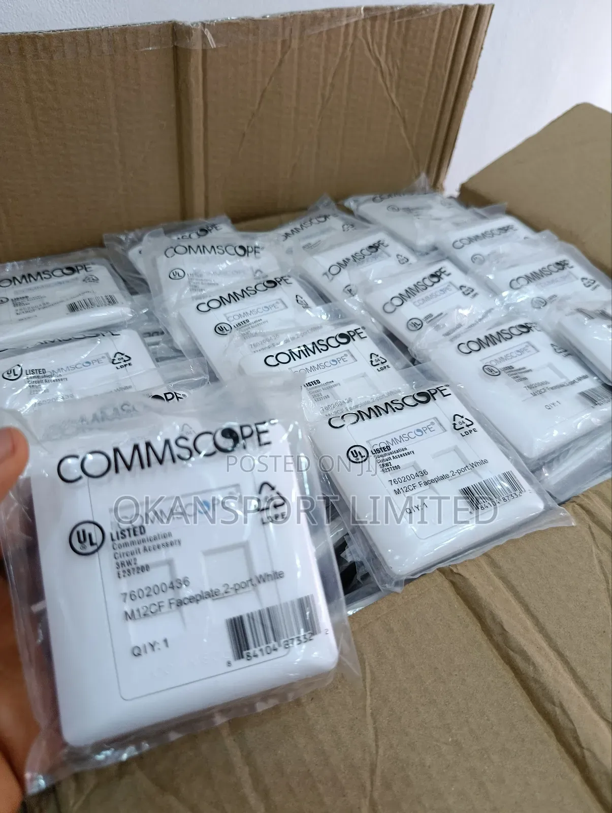 Double Faceplate Commscope Systimax With Modules Cat 6 (Dual Port)