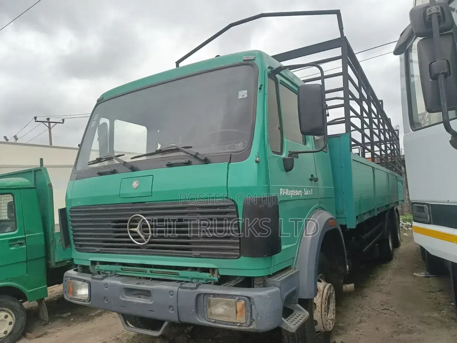 Mercedes Benz 1622 German Truck v Engine 10 Tires 30 Tonnage Capacity