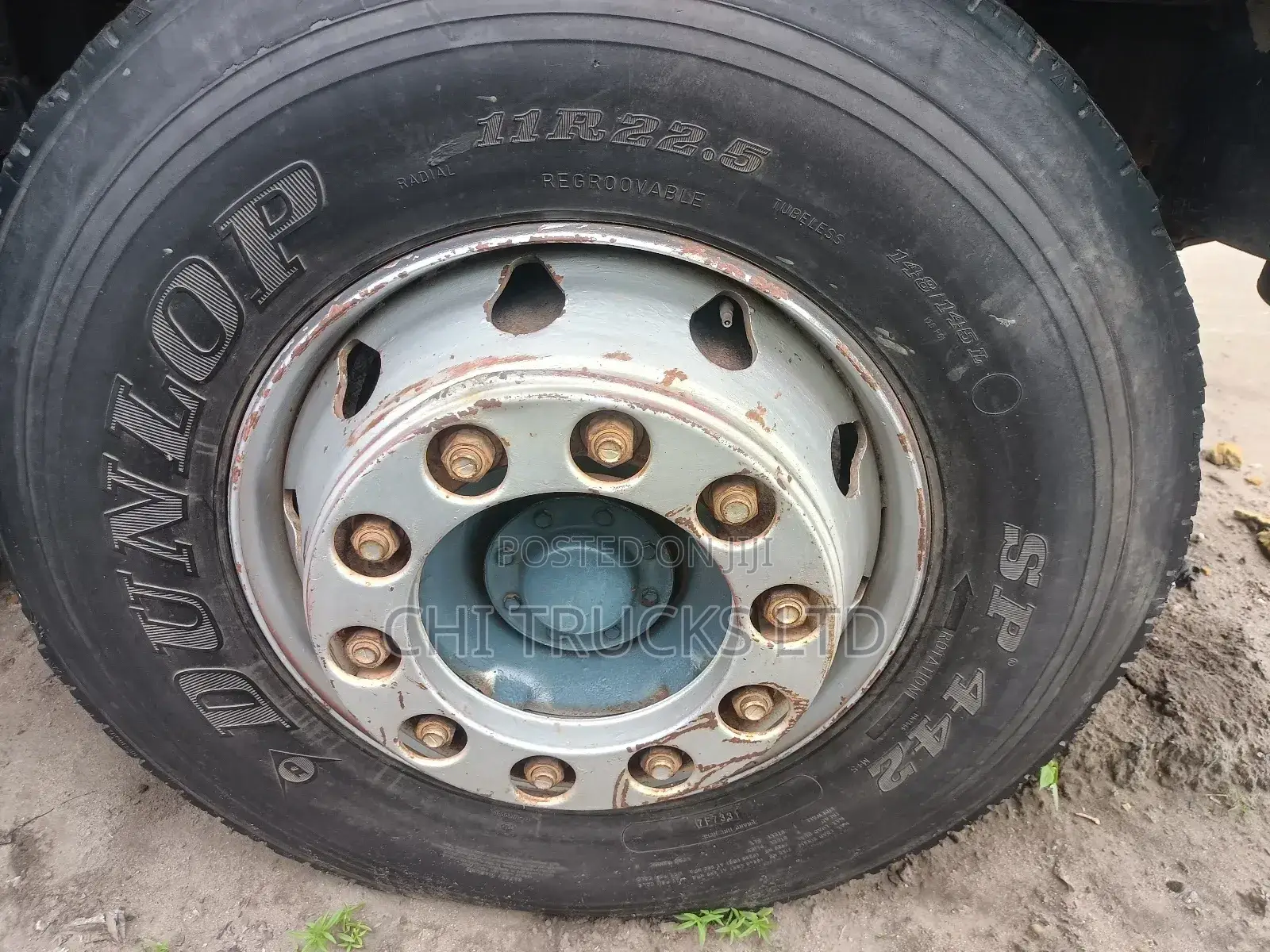 Mercedes Benz 1622 German Truck v Engine 10 Tires 30 Tonnage Capacity