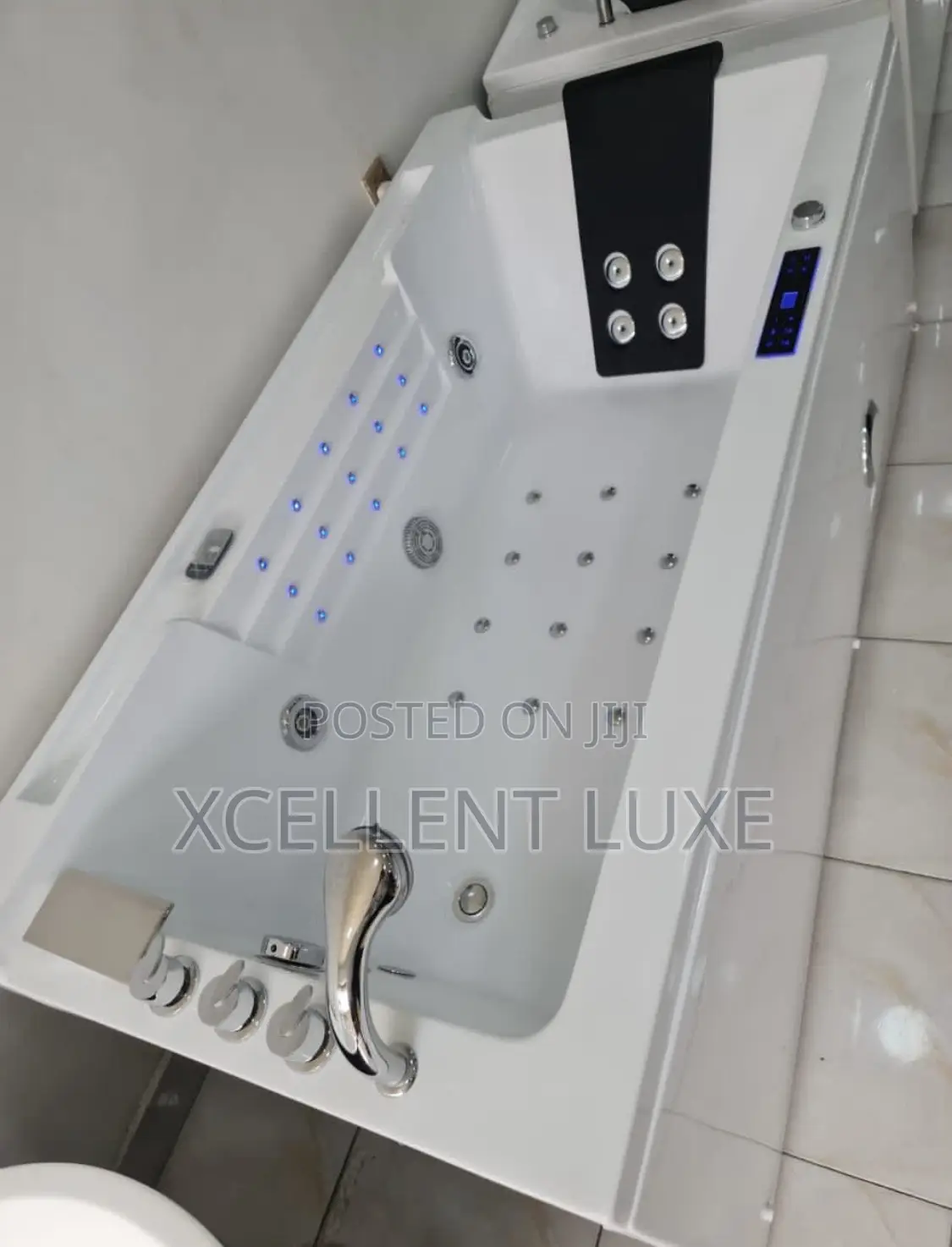 Single Jacuzzi Massage Bathtub Executive Standard