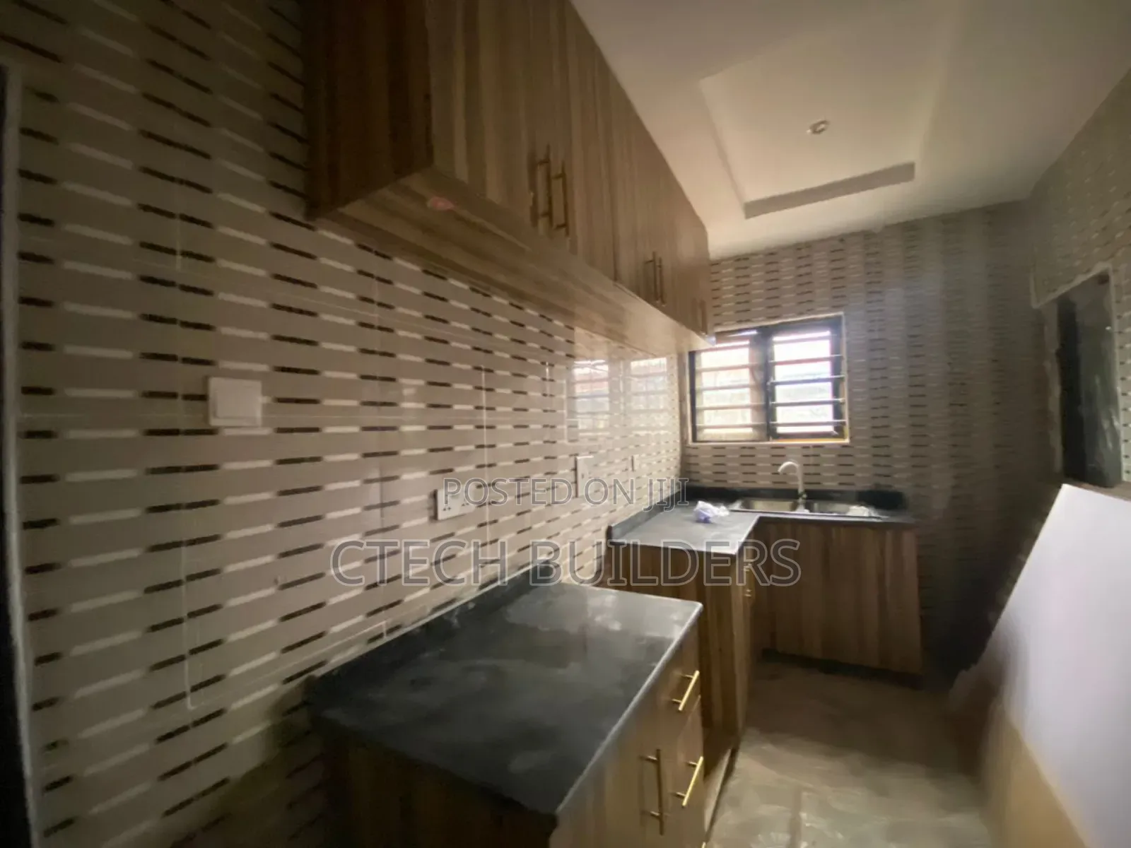 3bdrm Block of Flats in Benin City for rent