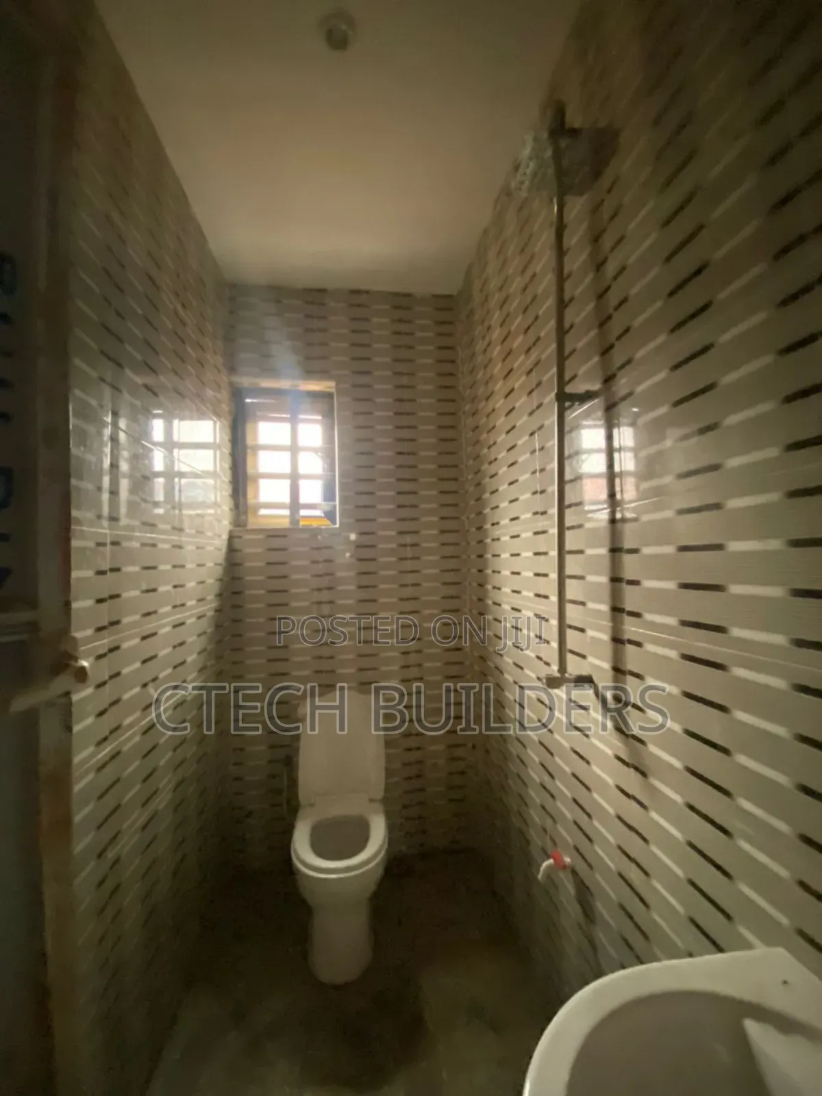 3bdrm Block of Flats in Benin City for rent