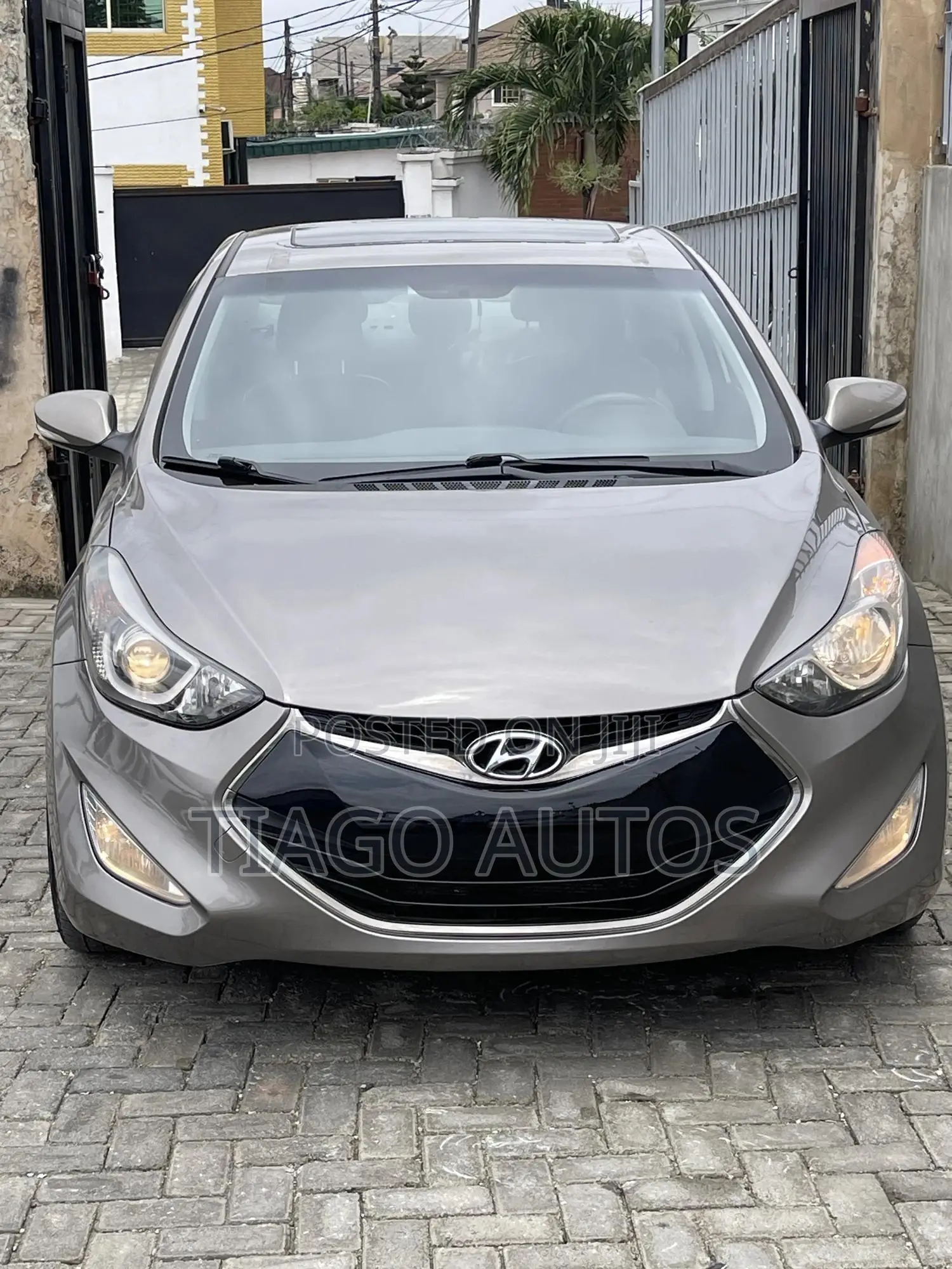 Hyundai Elantra Limited Sedan FWD (1.8L 4cyl 6A) 2013 Gray