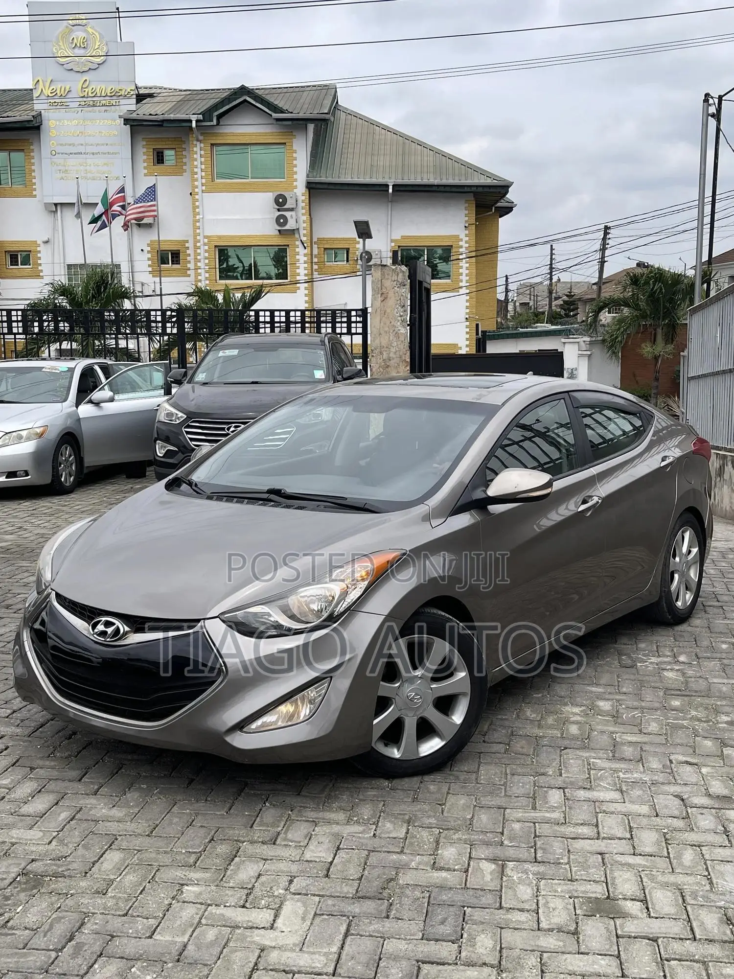 Hyundai Elantra Limited Sedan FWD (1.8L 4cyl 6A) 2013 Gray