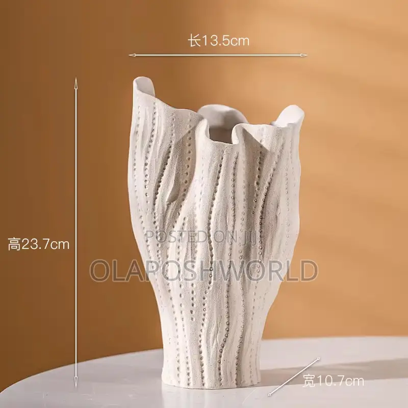 Sculpture Still Flower Vase