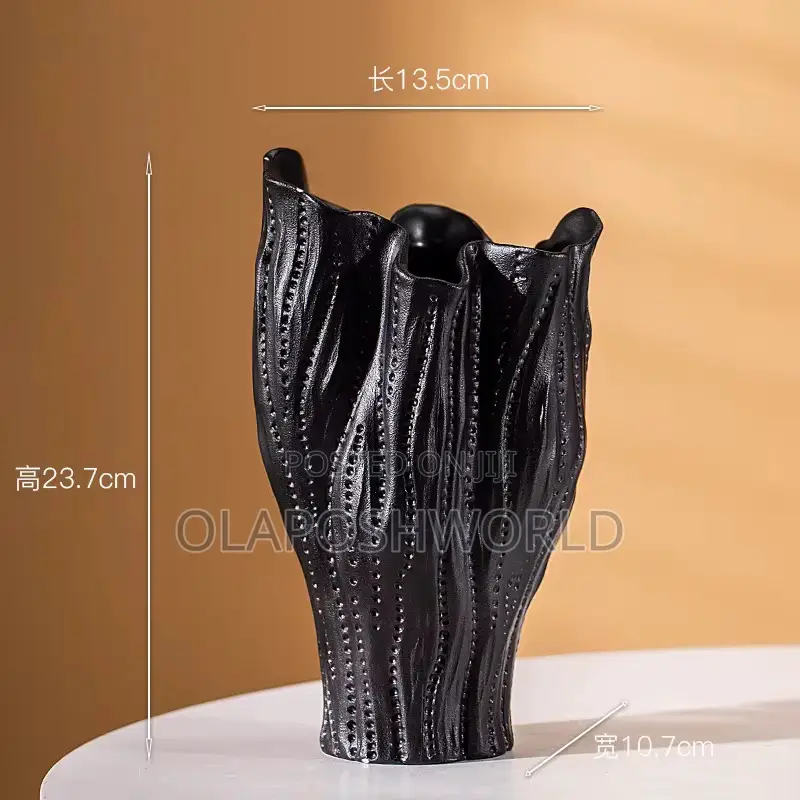Sculpture Still Flower Vase
