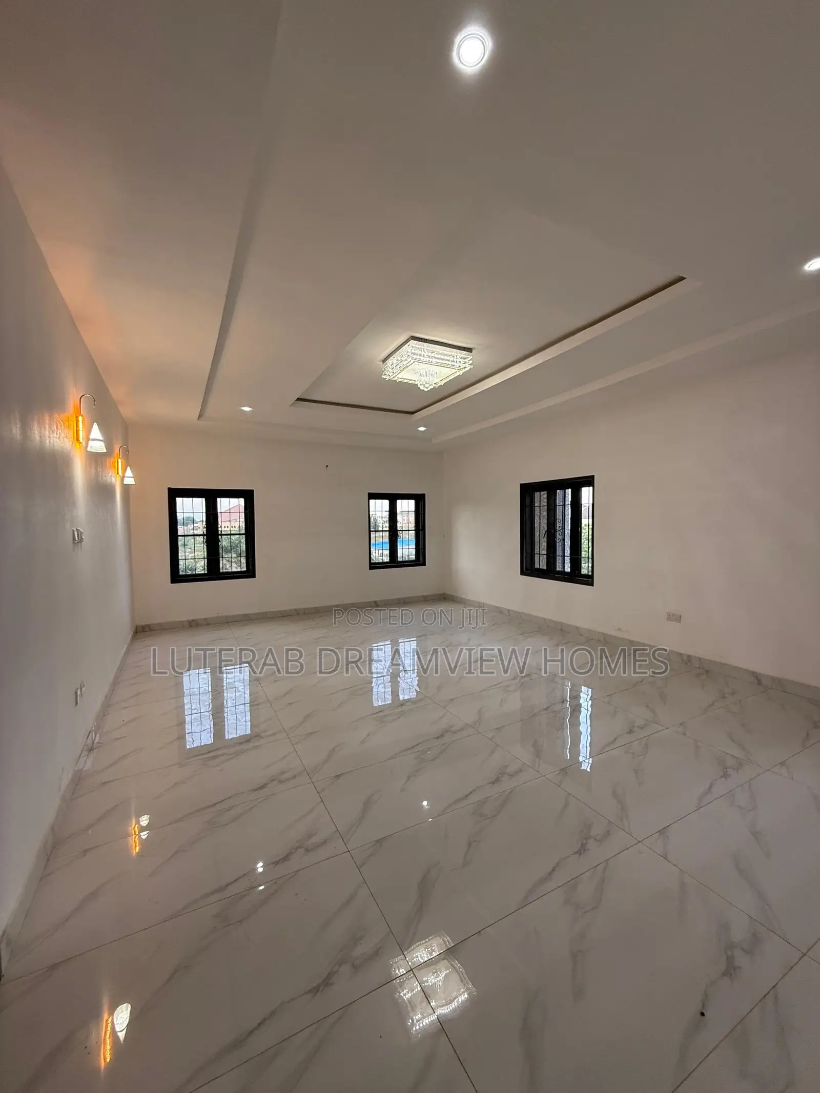 7bdrm Duplex in Kaura for sale