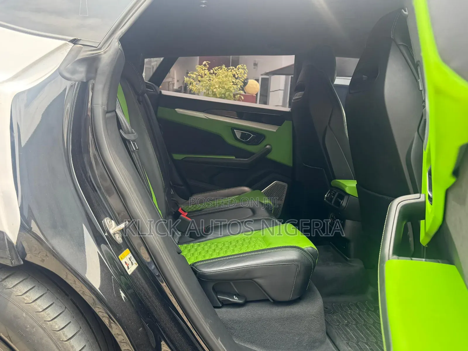 Lamborghini Urus Base 4dr AWD 2020 Green