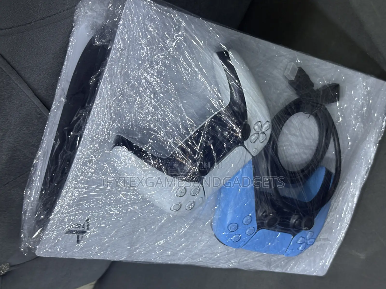 London Used Ps 5 Fat With Games and 2 Original Pads