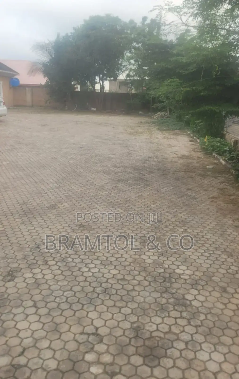 2bdrm Block of Flats in FHA for sale