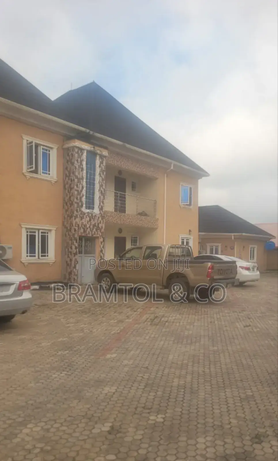 2bdrm Block of Flats in FHA for sale