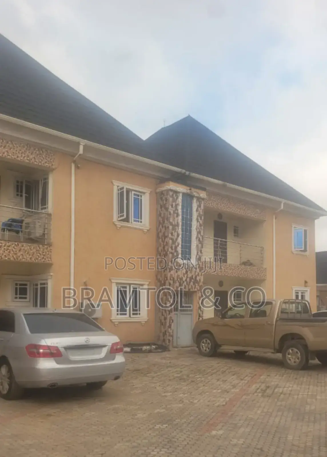 2bdrm Block of Flats in FHA for sale