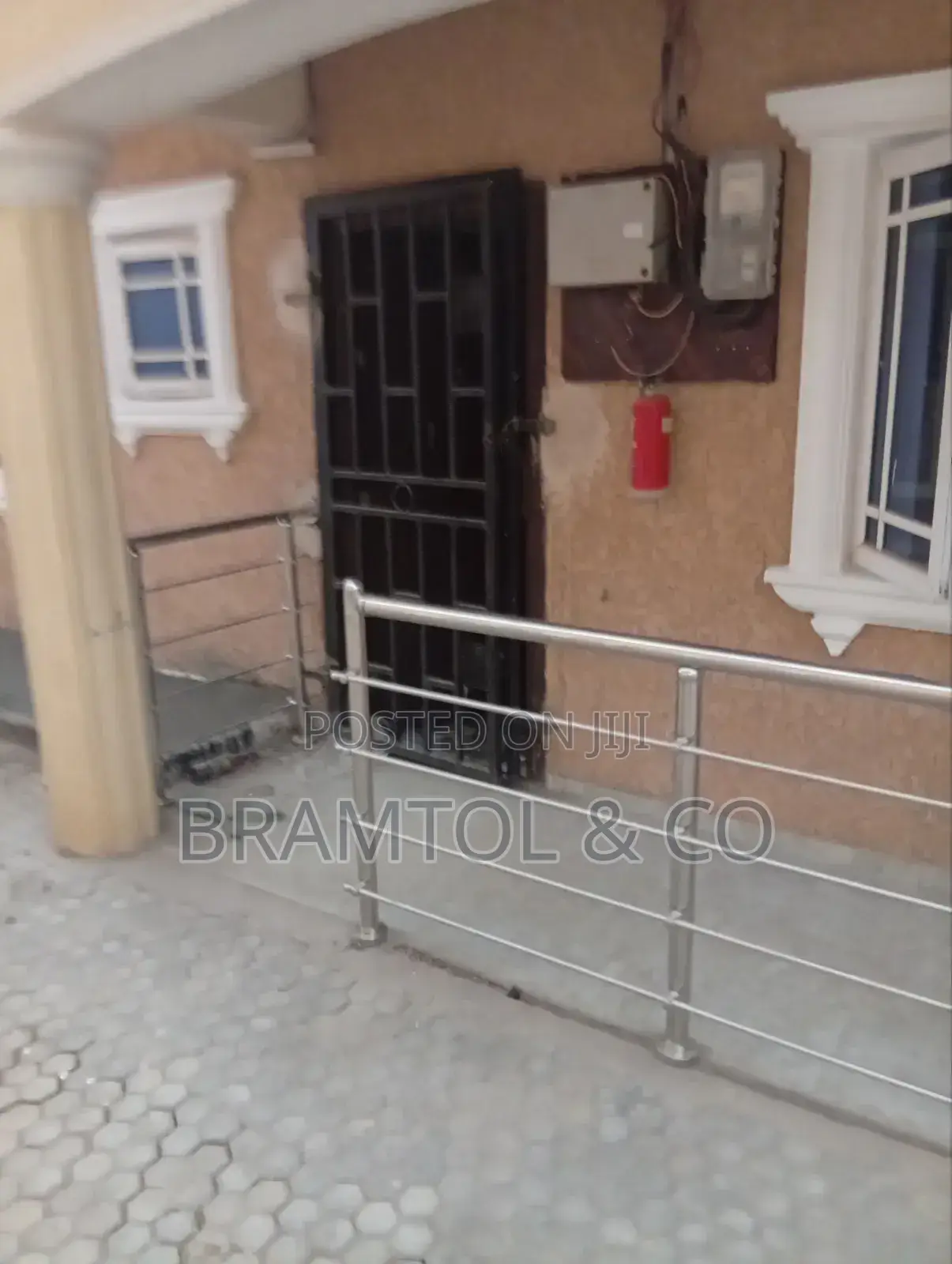 2bdrm Block of Flats in FHA for sale