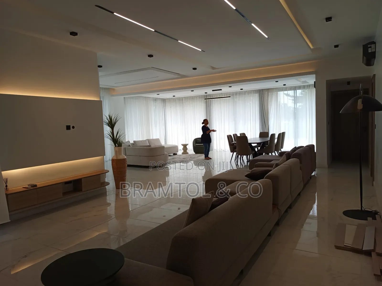 Furnished 3bdrm Penthouse in Wuse 2 for rent