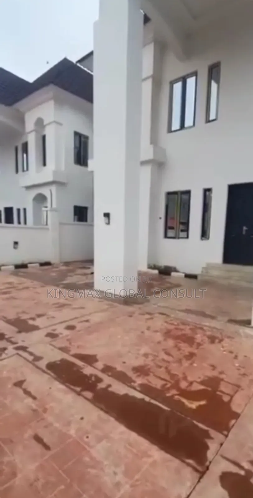 5bdrm Duplex in Guzape Main for sale
