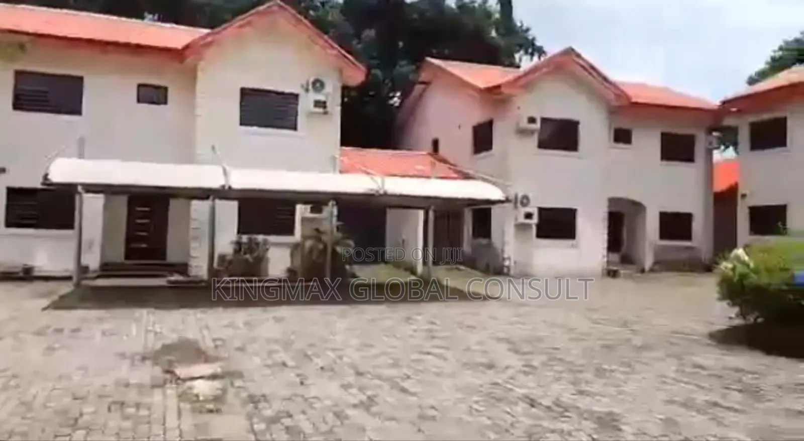 5bdrm Duplex in Utako Main for sale