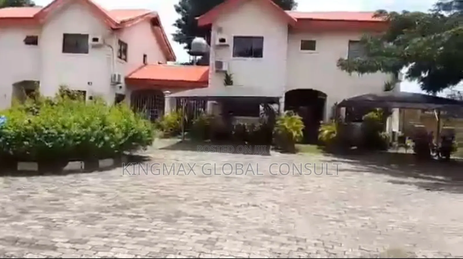 5bdrm Duplex in Utako Main for sale
