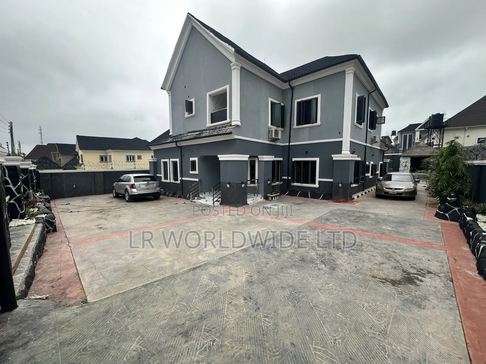 4bdrm Duplex in Lugbe District for sale