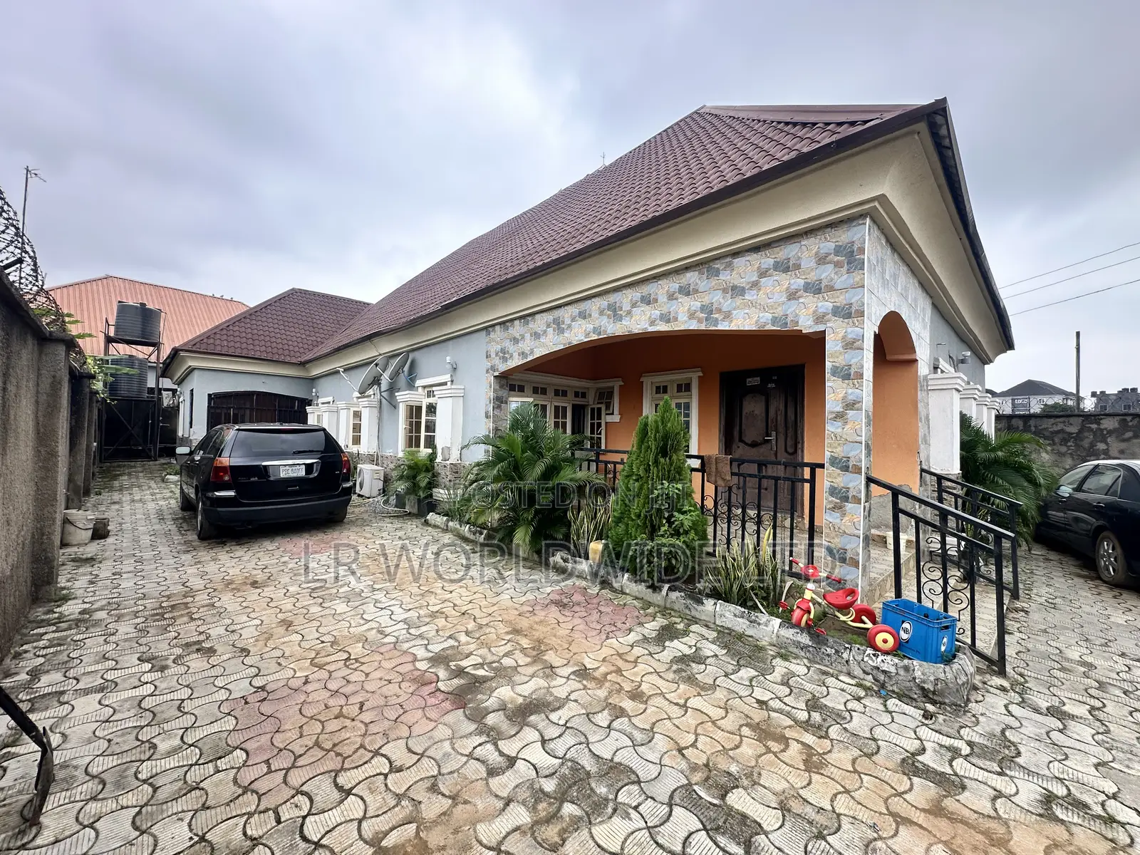 5bdrm Bungalow in FHA for sale