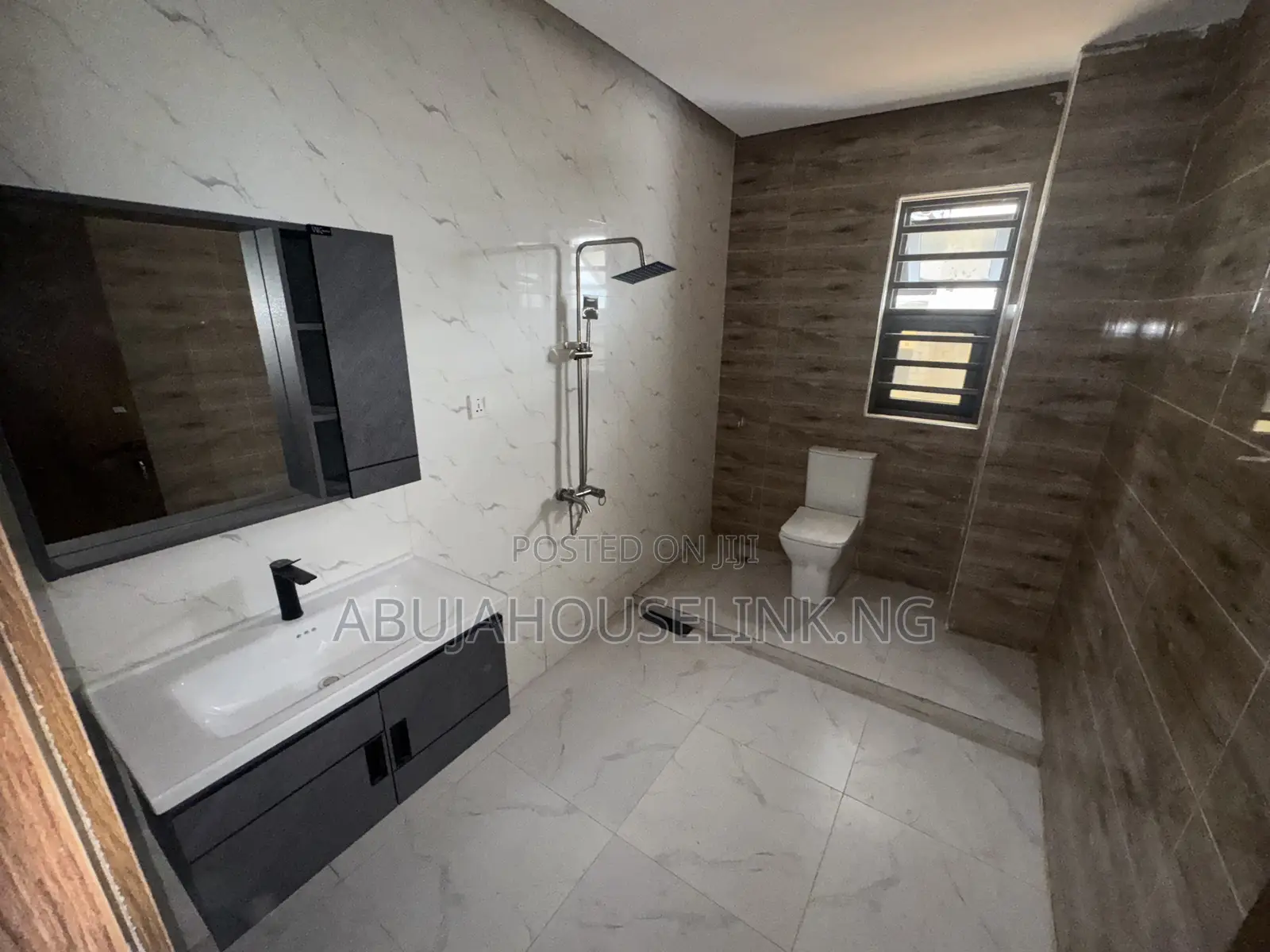3bdrm Apartment in Wuye Abuja for sale