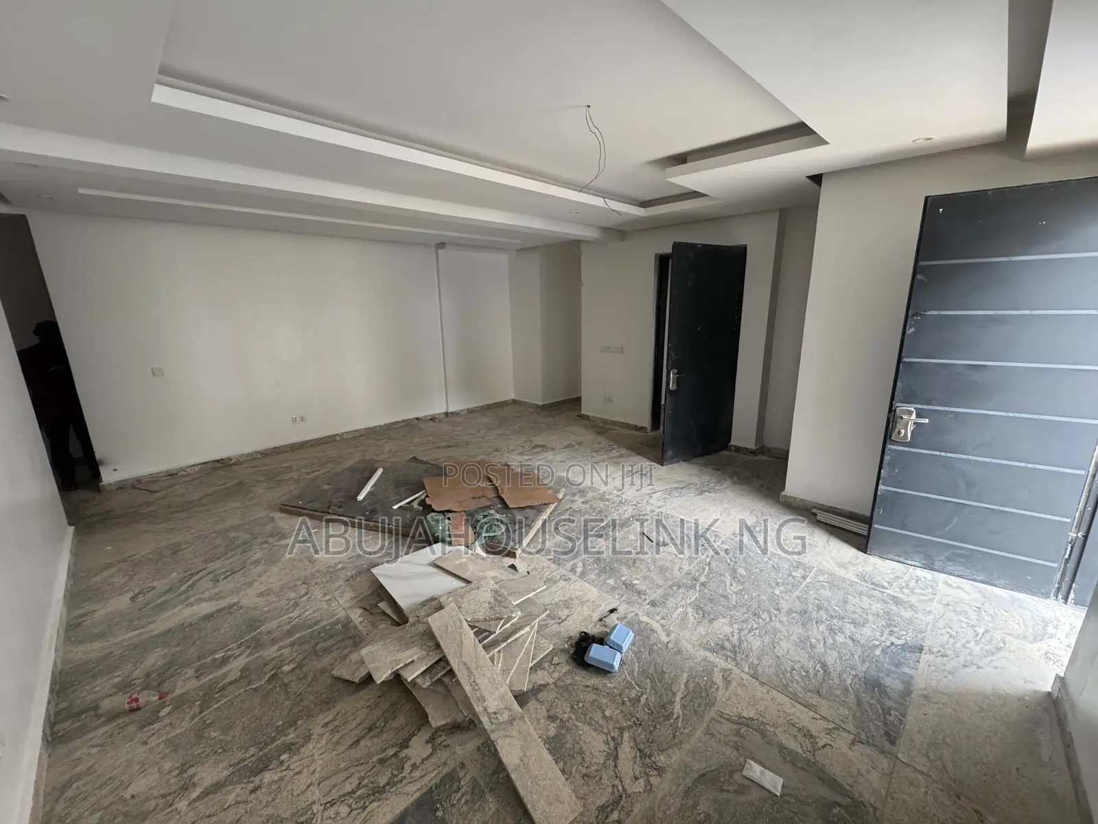 3bdrm Apartment in Wuye Abuja for sale