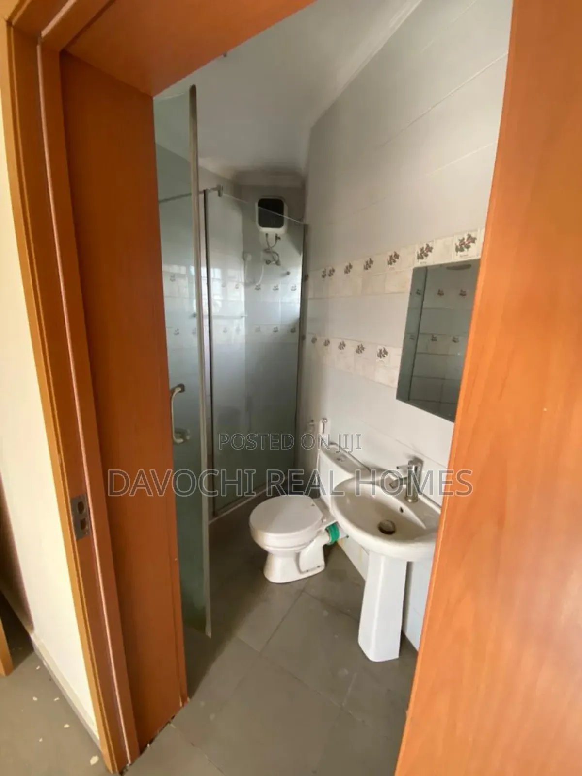4bdrm Duplex in Ikota Estate for rent