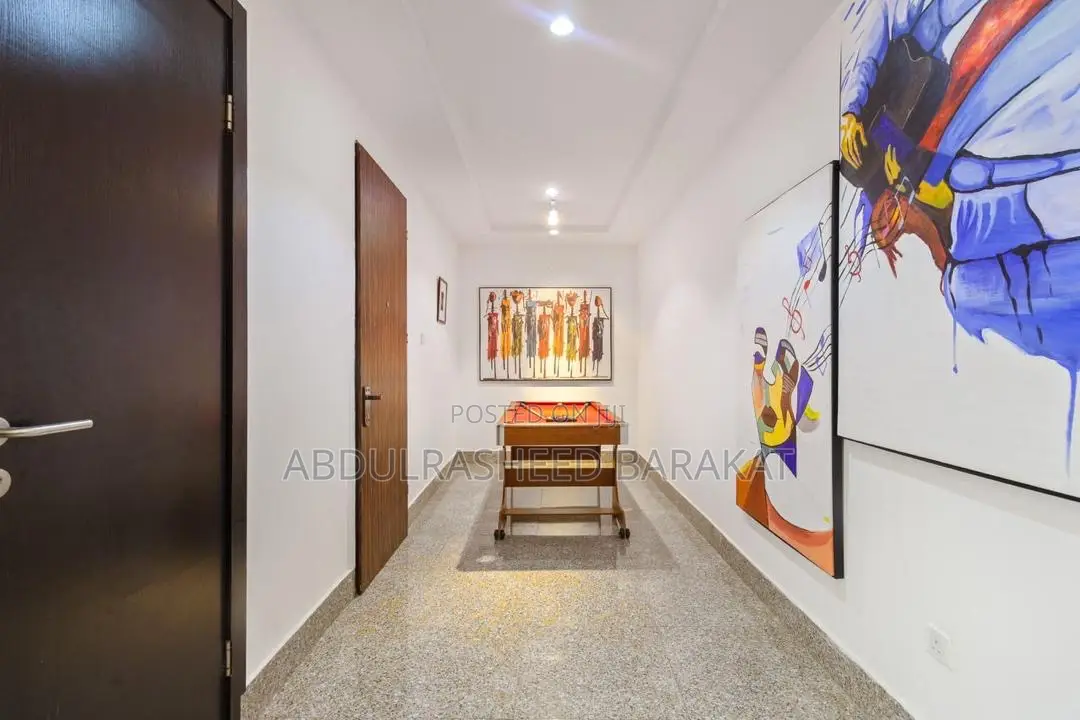 Luxury and Spacious Three Bedroom With Snooker Ps5 Balcony