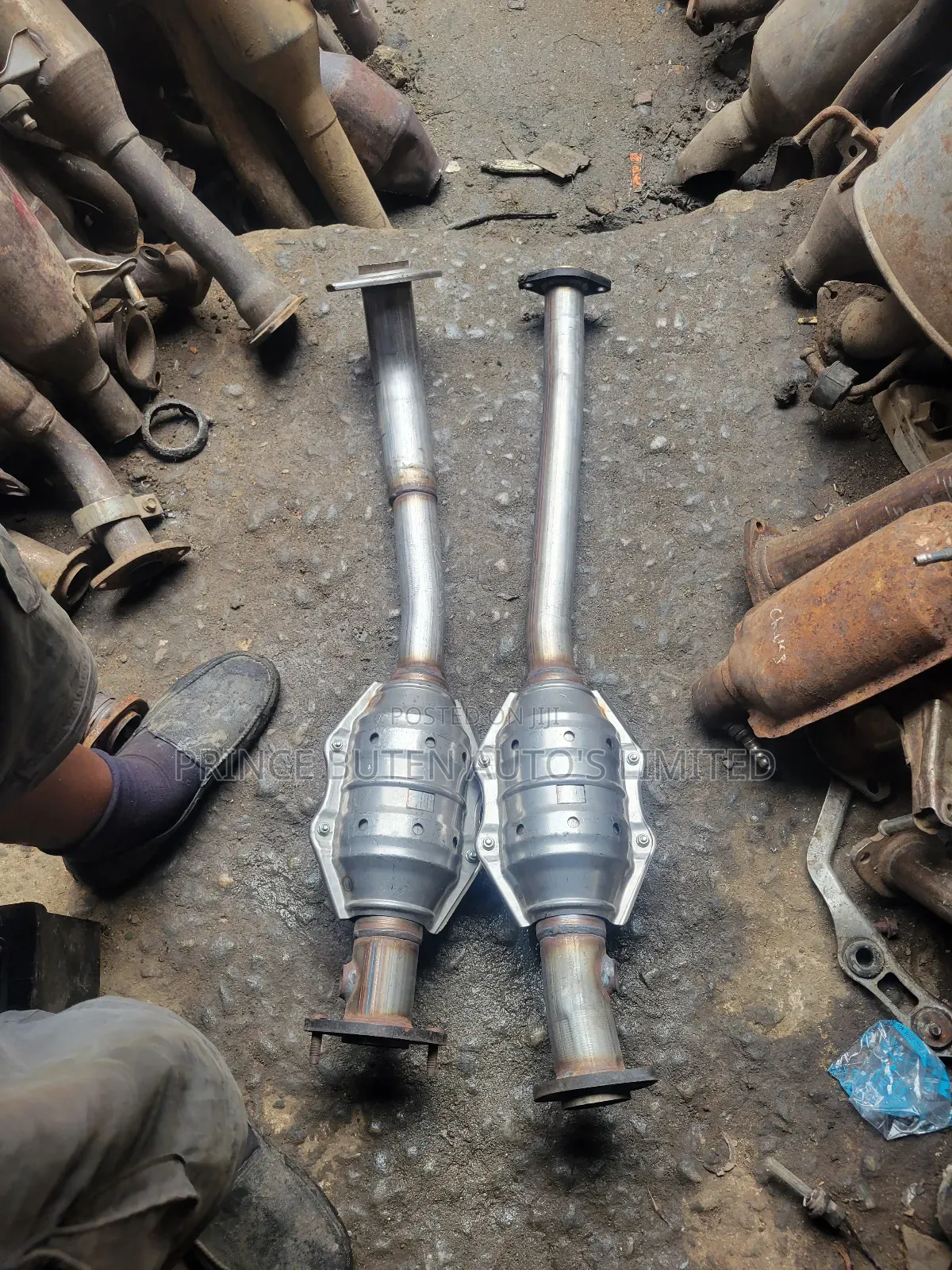 Down Catalyst Landcruiser 2012 V6