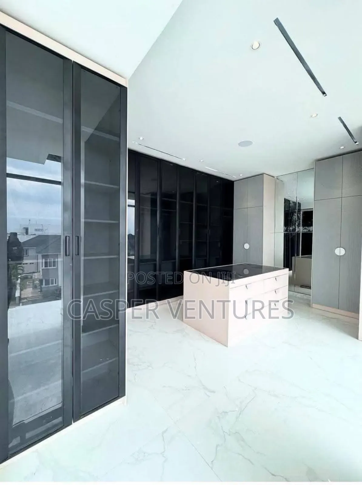 5bdrm Duplex in Pinnock Beach, Osapa london for sale