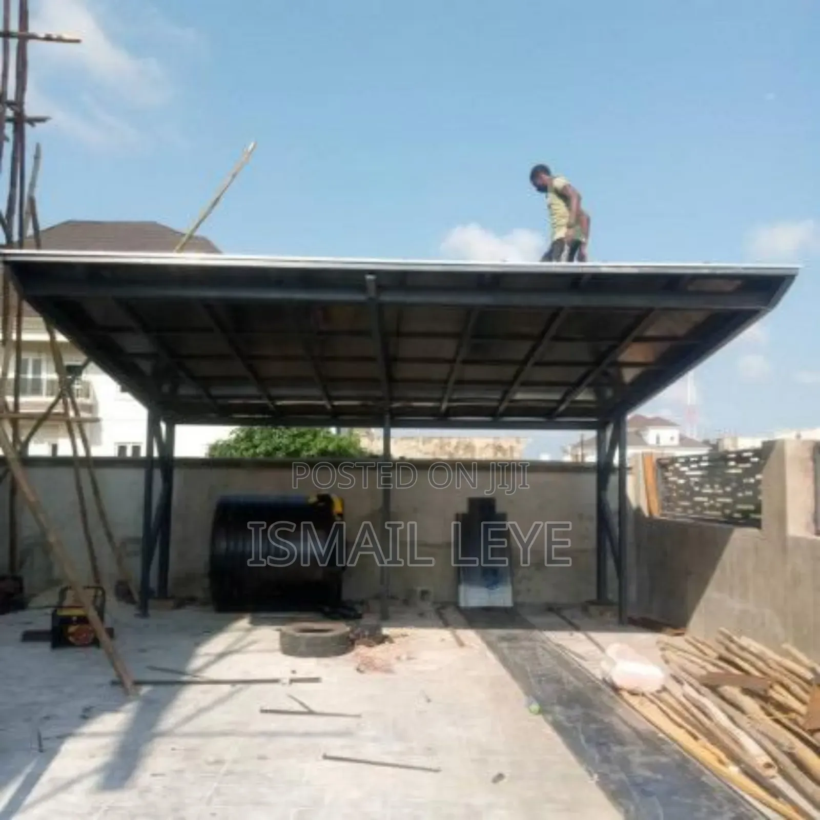 Carports, Sheds and Courtyard