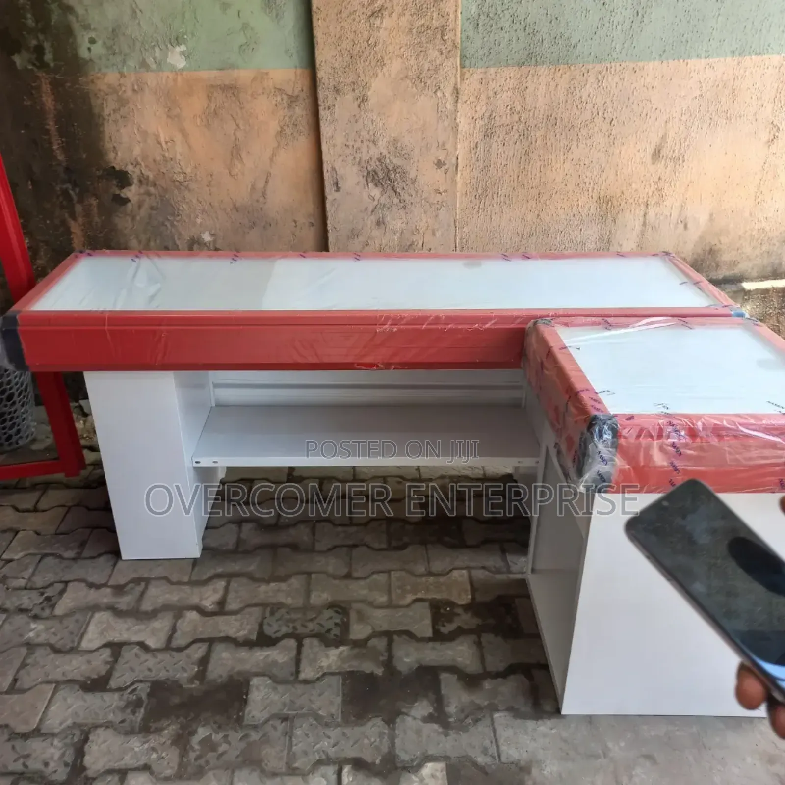 Supermarket Cash Table