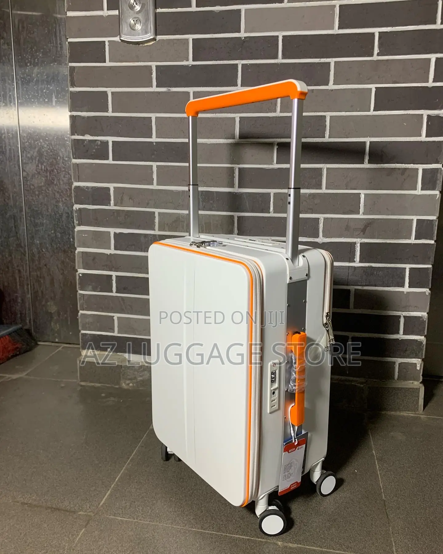 Single Hand Luxury Luggage Box