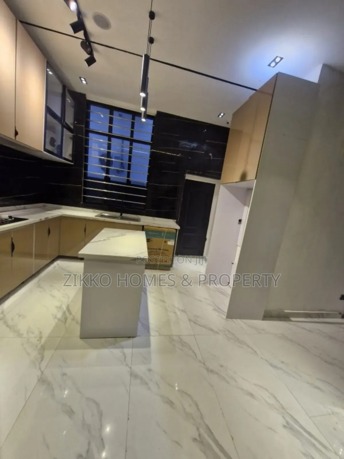 5bdrm Duplex in Ajah, Lekki for sale