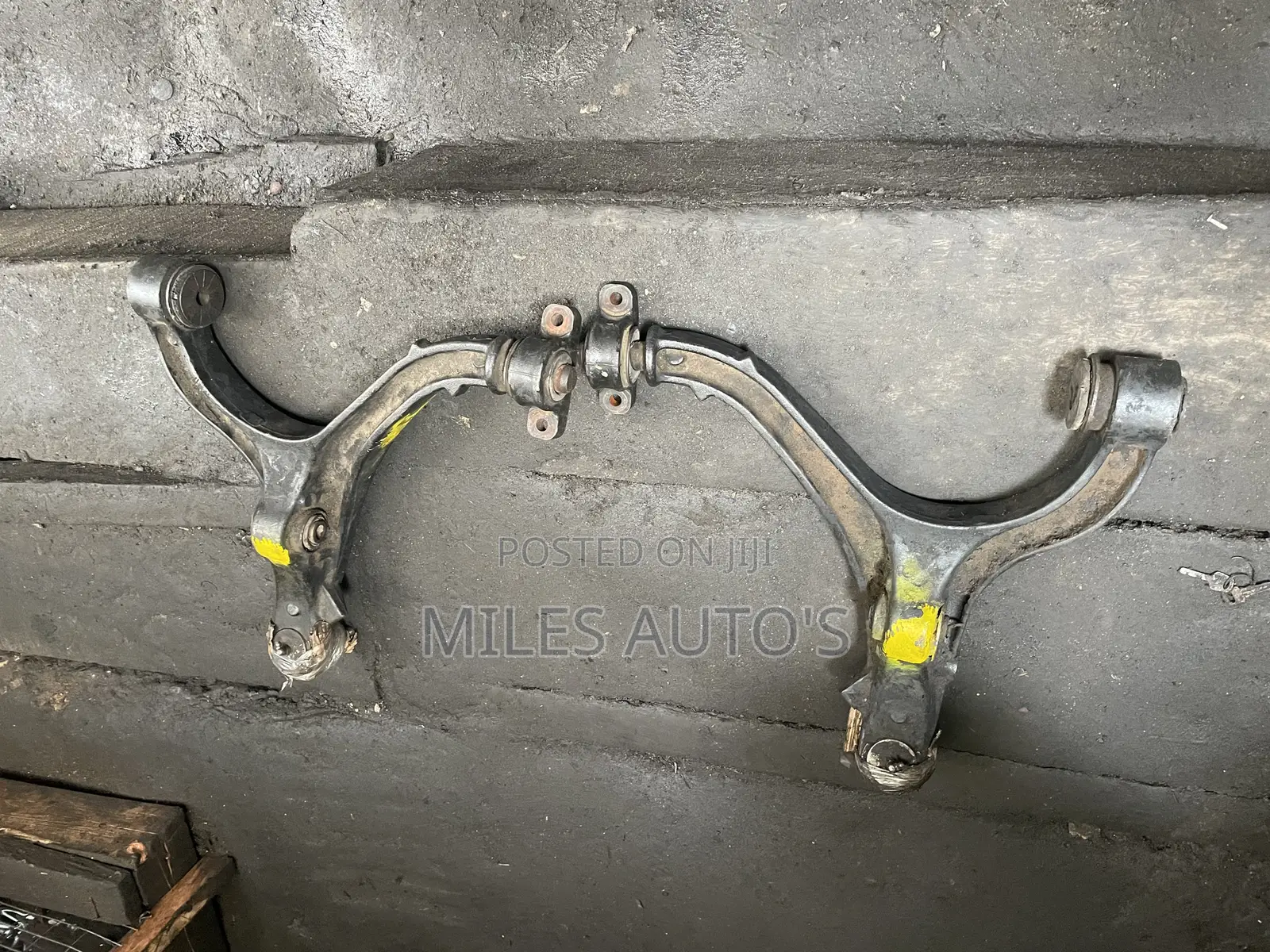 Jeep Commander Lower Arm