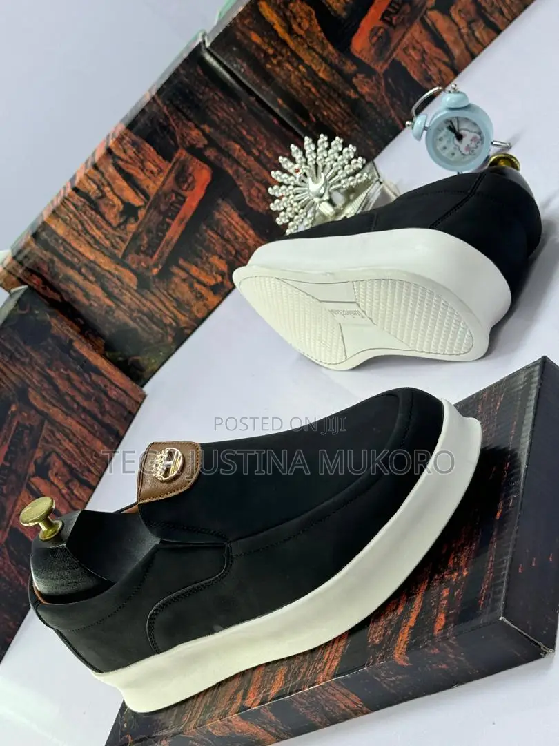 Latest Classic Design Flat Shoes