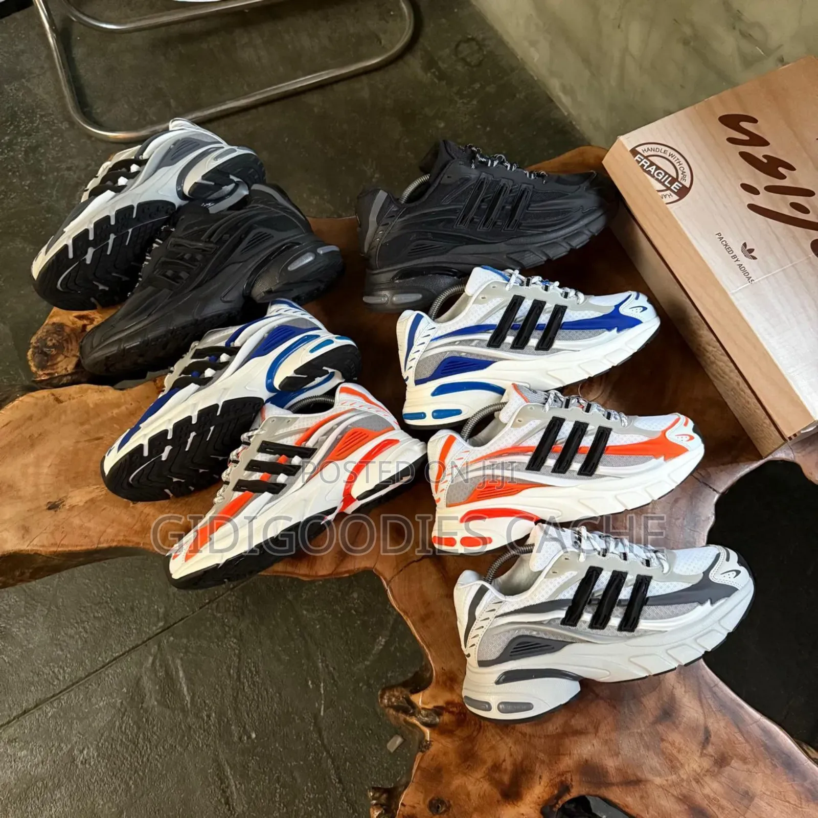 Adistar Sneakers